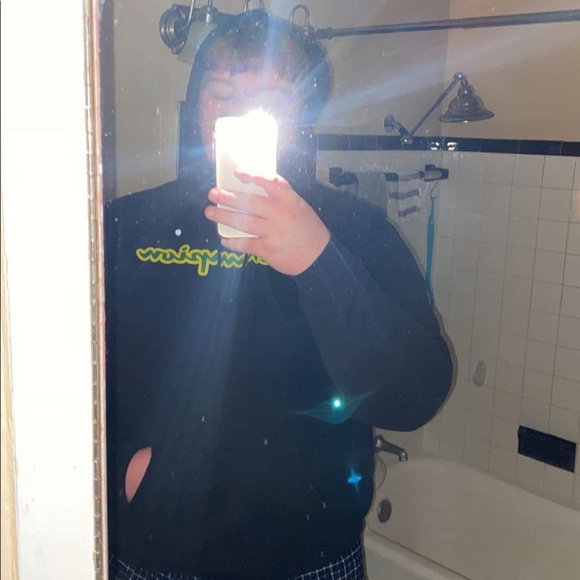 Meet your Posher, Quinn - Picture 1 of 1